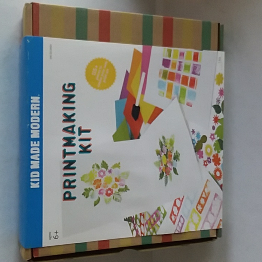 NWOT Arts and Crafts Kit